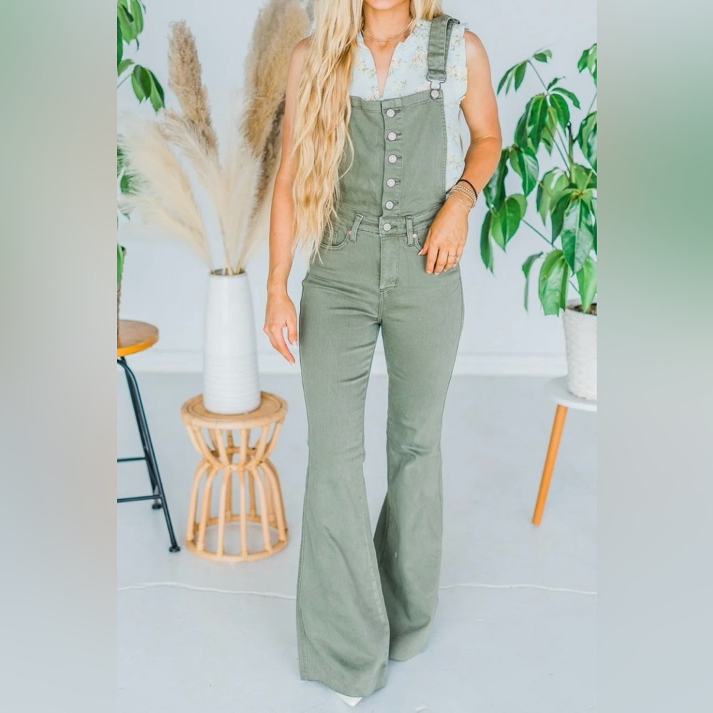 Judy Blue Green Flared Jumpsuit with Sleeveless Design